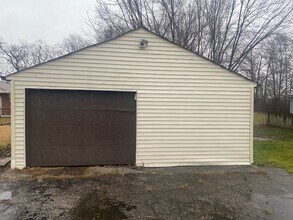 2425 E 37th St in Lorain, OH - Building Photo - Building Photo