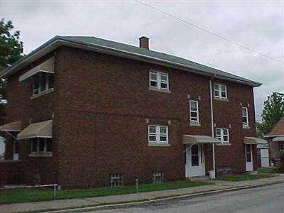 225 E 142nd St in Hammond, IN - Foto de edificio - Building Photo