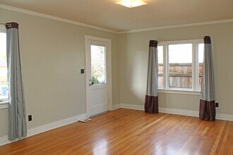 3620-3628-3628 NE 45th Ave in Portland, OR - Building Photo - Building Photo