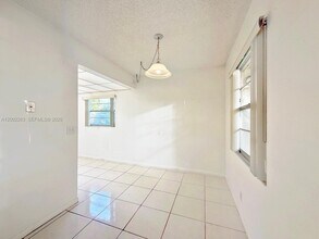 251 SW 134th Way in Pembroke Pines, FL - Building Photo - Building Photo