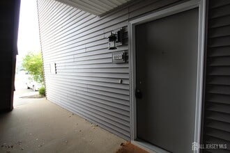 8201 Tamarron Dr in Plainsboro, NJ - Building Photo - Building Photo