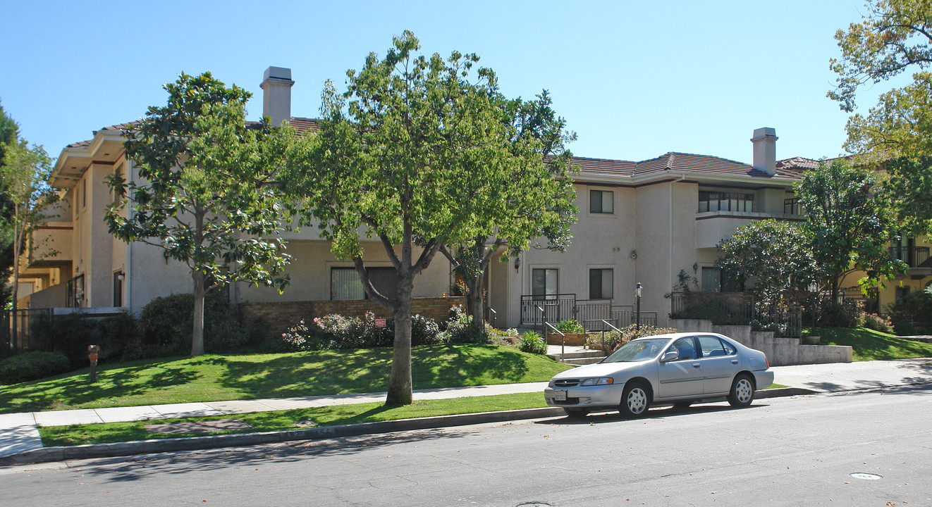 460 Oakland Ave in Pasadena, CA - Foto de edificio