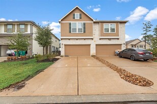 335 Biltmore Loop in Montgomery, TX - Building Photo
