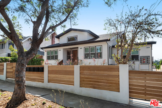 841 N La Fayette Park Pl in Los Angeles, CA - Building Photo - Building Photo