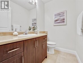 171 W Kings Rd in North Vancouver, BC - Building Photo - Building Photo