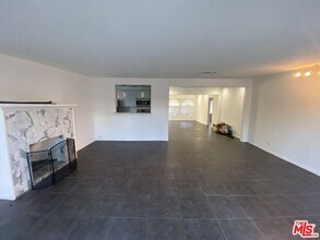 16843 Magnolia Blvd in Los Angeles, CA - Building Photo - Building Photo