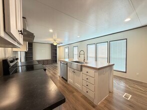 121 Peggy St in Conroe, TX - Building Photo - Building Photo