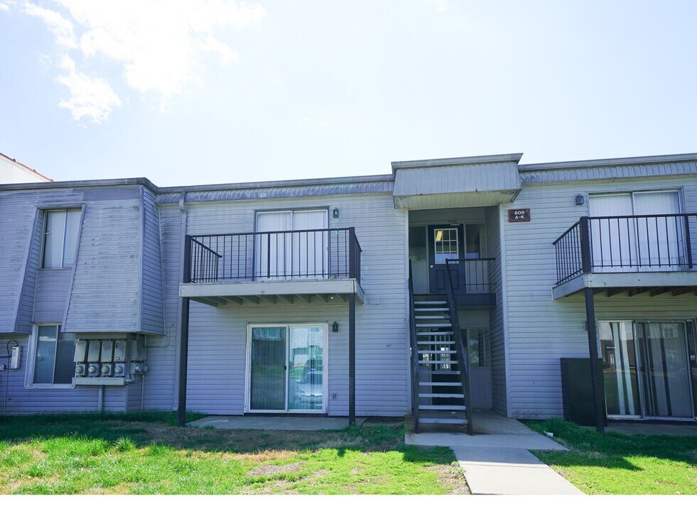 809 High Meadows Ln in Charlotte, NC - Building Photo