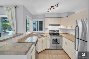 3908 243rd Pl SE, Unit Q 101 in Bothell, WA - Building Photo