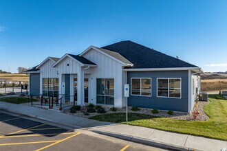 Split Rock Village Apartments & Townhomes in Sioux Falls, SD - Building Photo - Building Photo