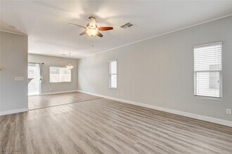 9060 Candyland Ave in Las Vegas, NV - Building Photo - Building Photo