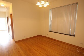 2138 W Chicago Ave, Unit 2R in Chicago, IL - Building Photo - Building Photo