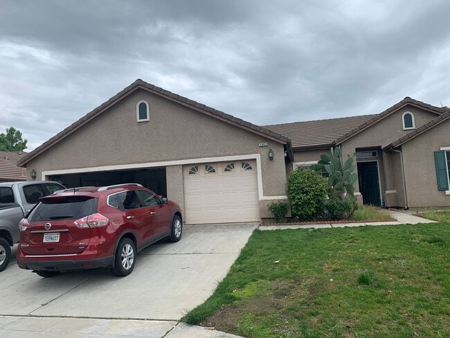 2962 Santa Ana Ave in Clovis, CA - Building Photo - Building Photo
