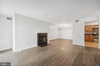 10248 Appalachian Cir in Oakton, VA - Building Photo - Building Photo