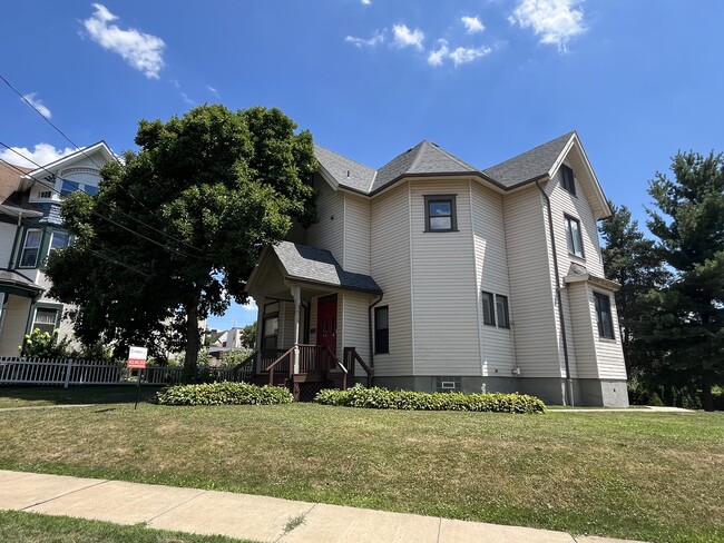 114 Morewood Ave, Unit #2 in Pittsburgh, PA - Building Photo - Building Photo