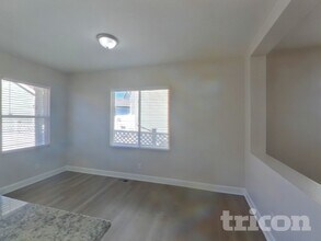 2290 St Claire Dr in Colorado Springs, CO - Foto de edificio - Building Photo