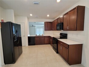 1230 NW 19th St in Cape Coral, FL - Building Photo - Building Photo