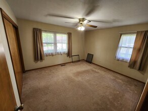 1323 Glenwood Ave in Ottumwa, IA - Building Photo - Building Photo