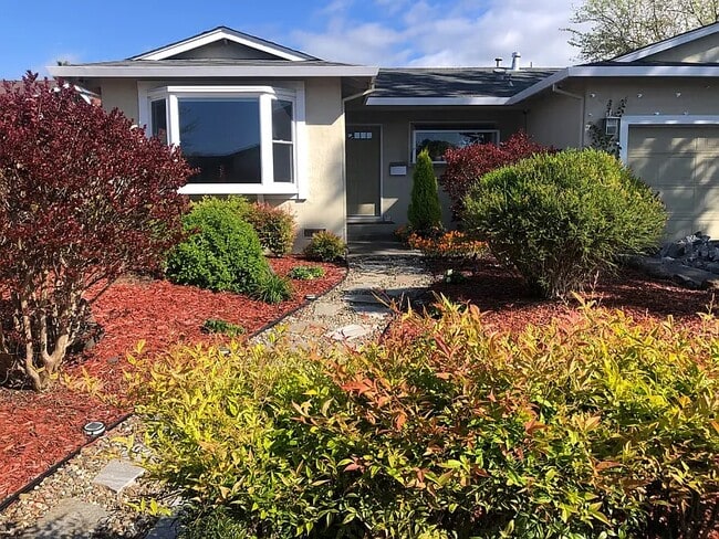 property at 1524 Baywood Dr