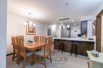 333 Ski Way in Incline Village, NV - Building Photo - Building Photo
