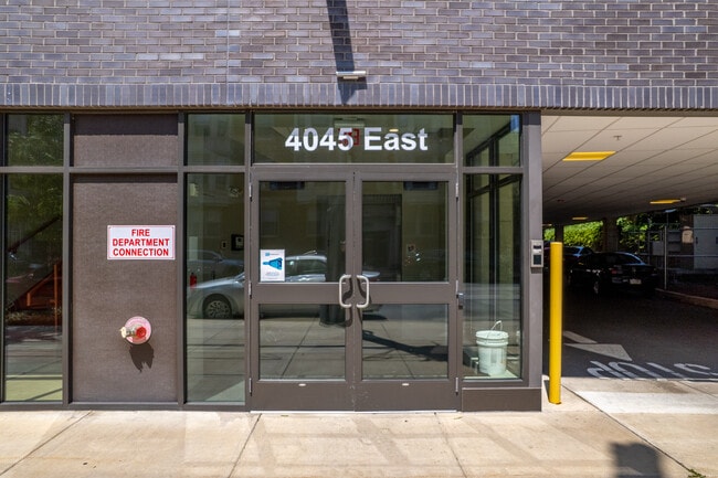 Penn Manor Apartments in Philadelphia, PA - Building Photo - Building Photo