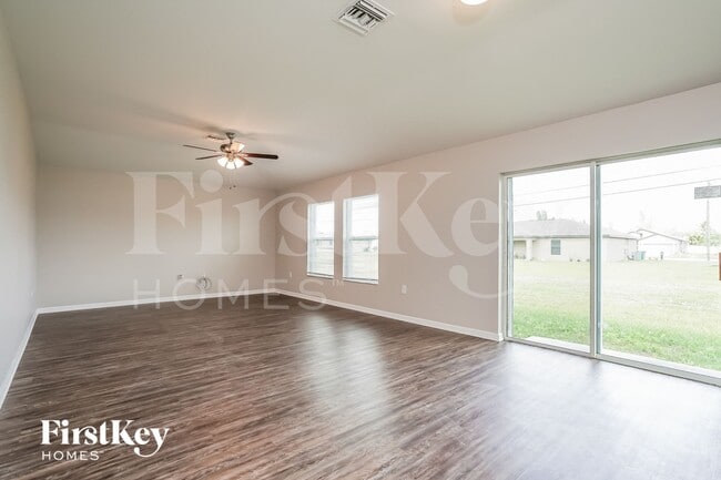 1123 SW 16th Terrace in Cape Coral, FL - Building Photo - Building Photo