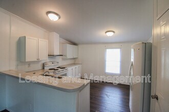 3716 State Rd S-10-1333 in Johns Island, SC - Building Photo - Building Photo