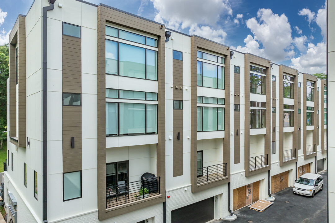 Freedom Townhomes in Atlanta, GA - Building Photo