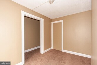 2400 W Baltimore St in Baltimore, MD - Building Photo - Building Photo