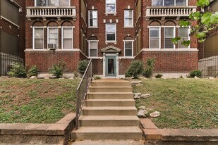 5527 Pershing Ave, Unit 31