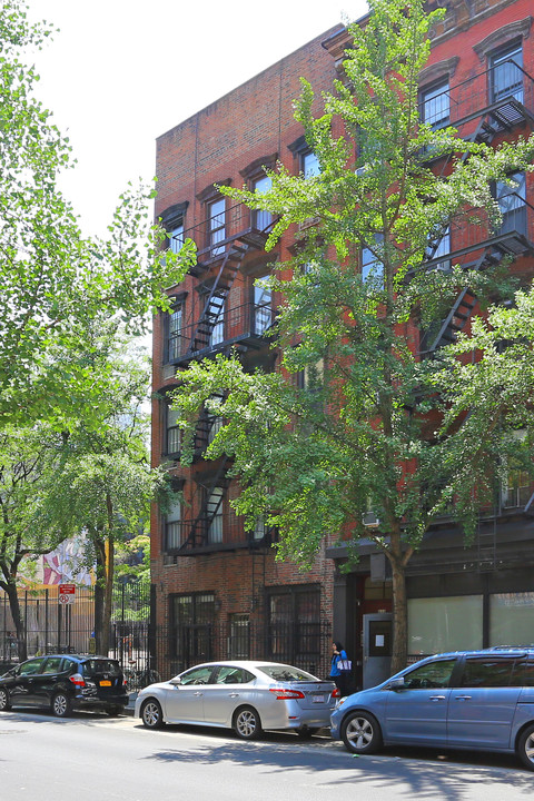 444 W 46th St in New York, NY - Foto de edificio