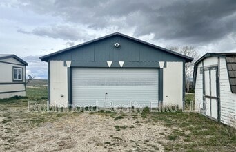 576 Bond Dr in Spring Creek, NV - Building Photo - Building Photo