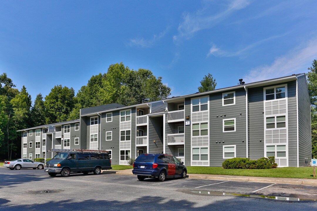 Rise Chapel Hill in Chapel Hill, NC - Foto de edificio