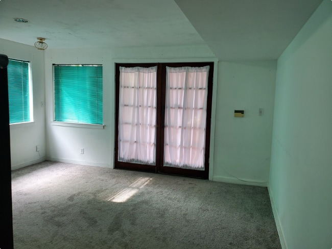 property at 1809 Elm St