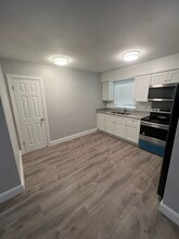 2401 Apartments LLC in Wilton Manors, FL - Building Photo - Building Photo