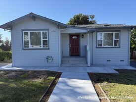 1346 Skillman Ln in Petaluma, CA - Building Photo