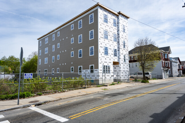 547 Chalkstone Ave in Providence, RI - Building Photo - Building Photo