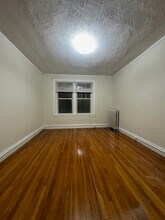 86 Maple St, Unit 5 in Malden, MA - Foto de edificio - Building Photo