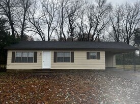 114 Holly Cove in Brownsville, TN - Building Photo