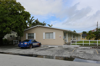 1401-1407 Holly Heights Dr in Fort Lauderdale, FL - Building Photo - Building Photo