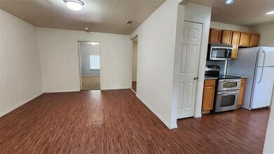 1309 Bridges St in Denton, TX - Building Photo - Building Photo