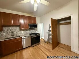6 Sewall St in Boston, MA - Building Photo