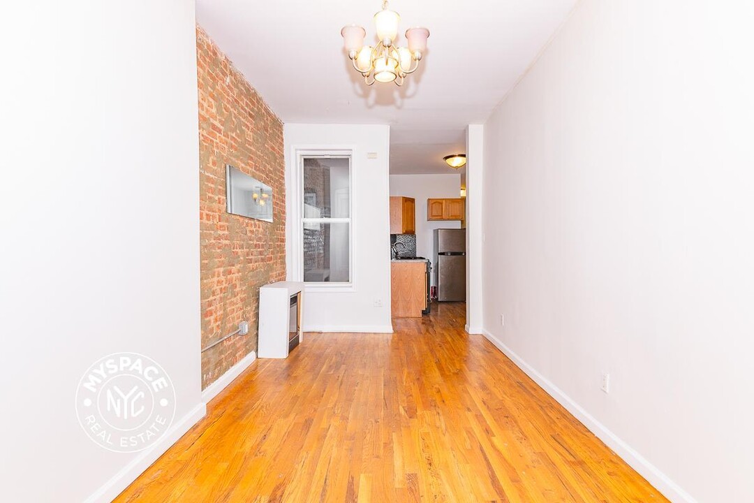 1327 Halsey St, Unit 2R in Brooklyn, NY - Building Photo