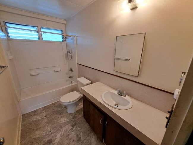 963 Kilauea Ave in Hilo, HI - Building Photo - Building Photo