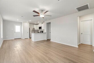 8208 Sunberry Shadow Dr in Houston, TX - Building Photo - Building Photo
