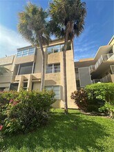 9175 SW 77th Ave in Miami, FL - Building Photo - Building Photo