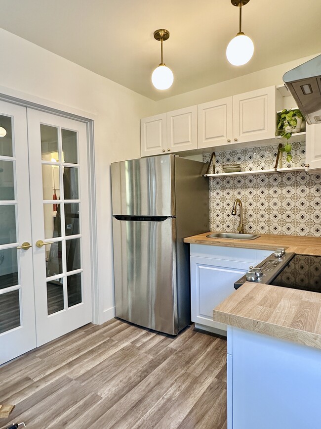 4912 Placidia Ave in North Hollywood, CA - Foto de edificio - Building Photo