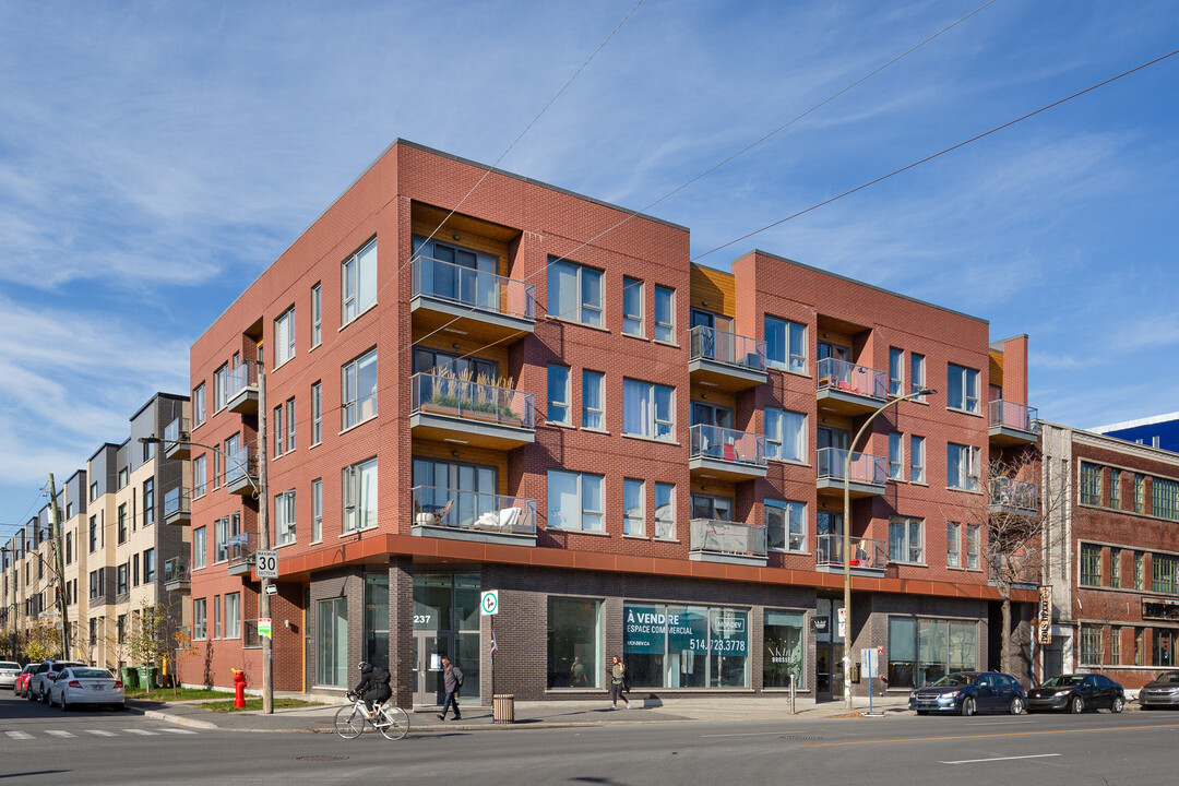 Mi'X Condos in Montréal, QC - Building Photo