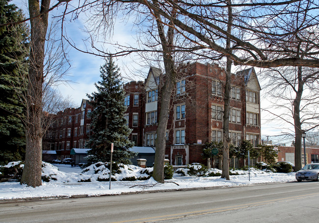 Villa Grange in La Grange, IL - Foto de edificio - Building Photo