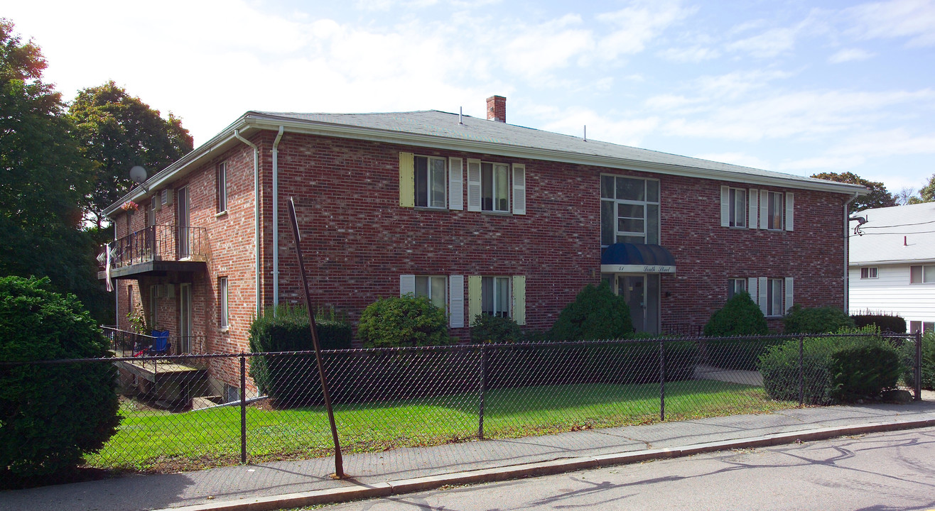 41 South St in Quincy, MA - Foto de edificio
